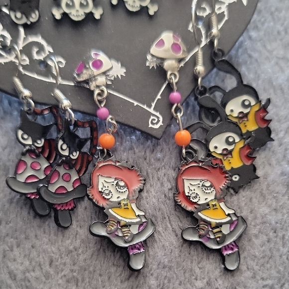 Ruby Gloom Earring Set - Picture 4 of 7